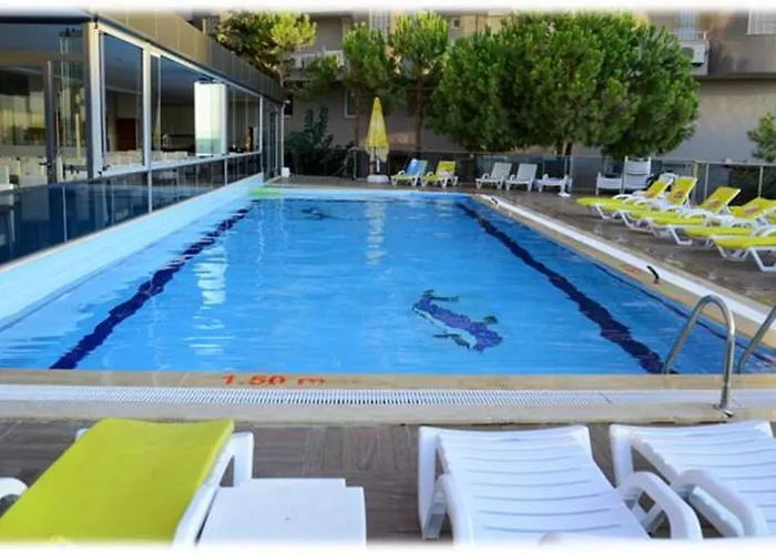 Hotel Comfort Ada Class 2*